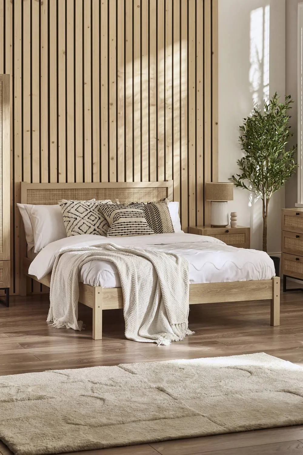 Julian Bowen Padstow Rattan Effect Bed in Natural 1