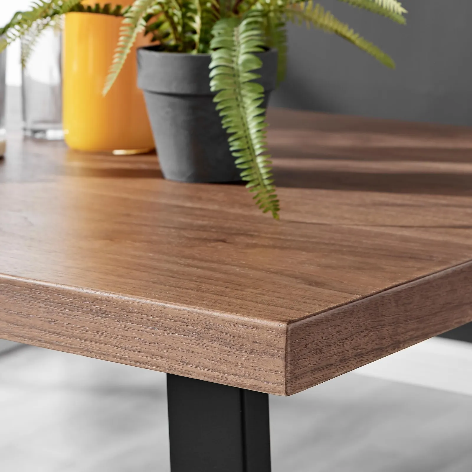 FurnitureboxUK Kylo Brown Wood Effect Dining Table With Black 'U' Legs & 4 Pesaro Velvet Chairs in Navy 2