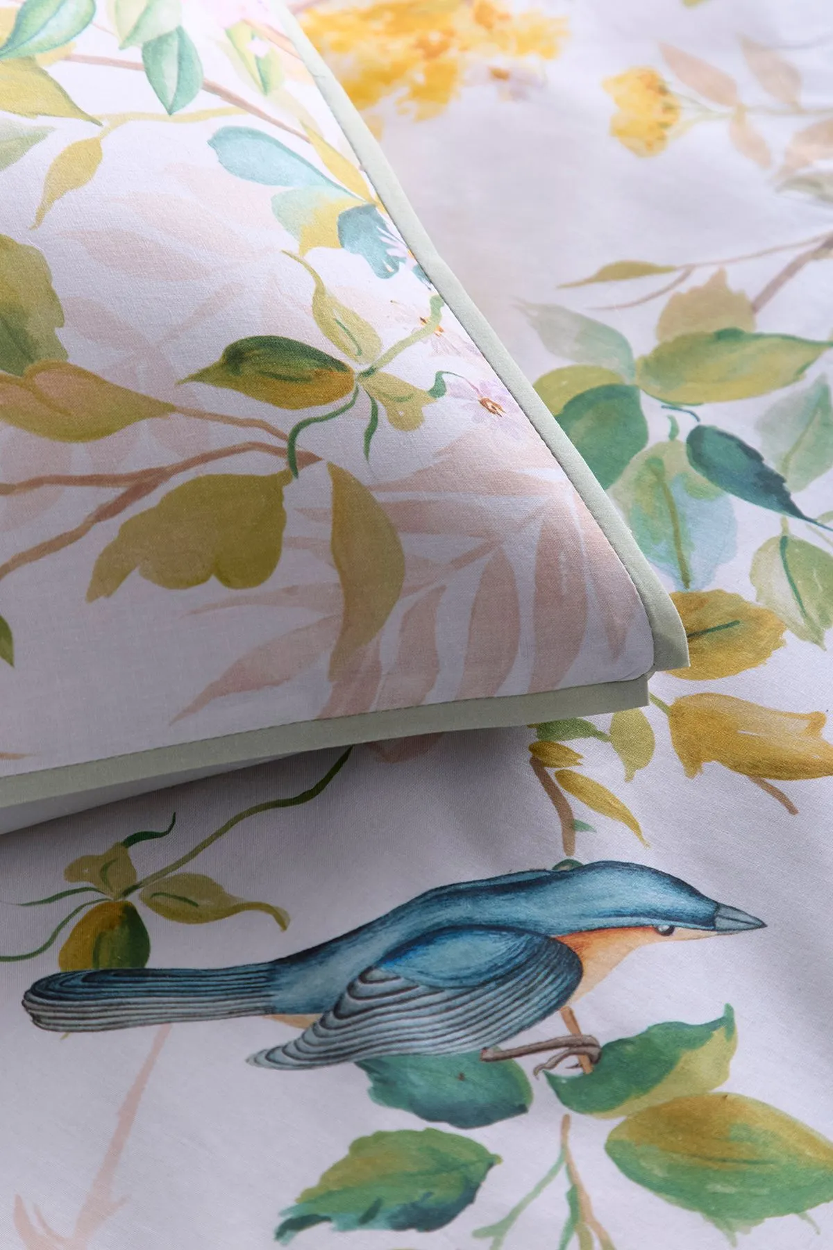 Appletree 'Arianna' 100% Cotton Country Garden Print Duvet Cover Set in Natural 3
