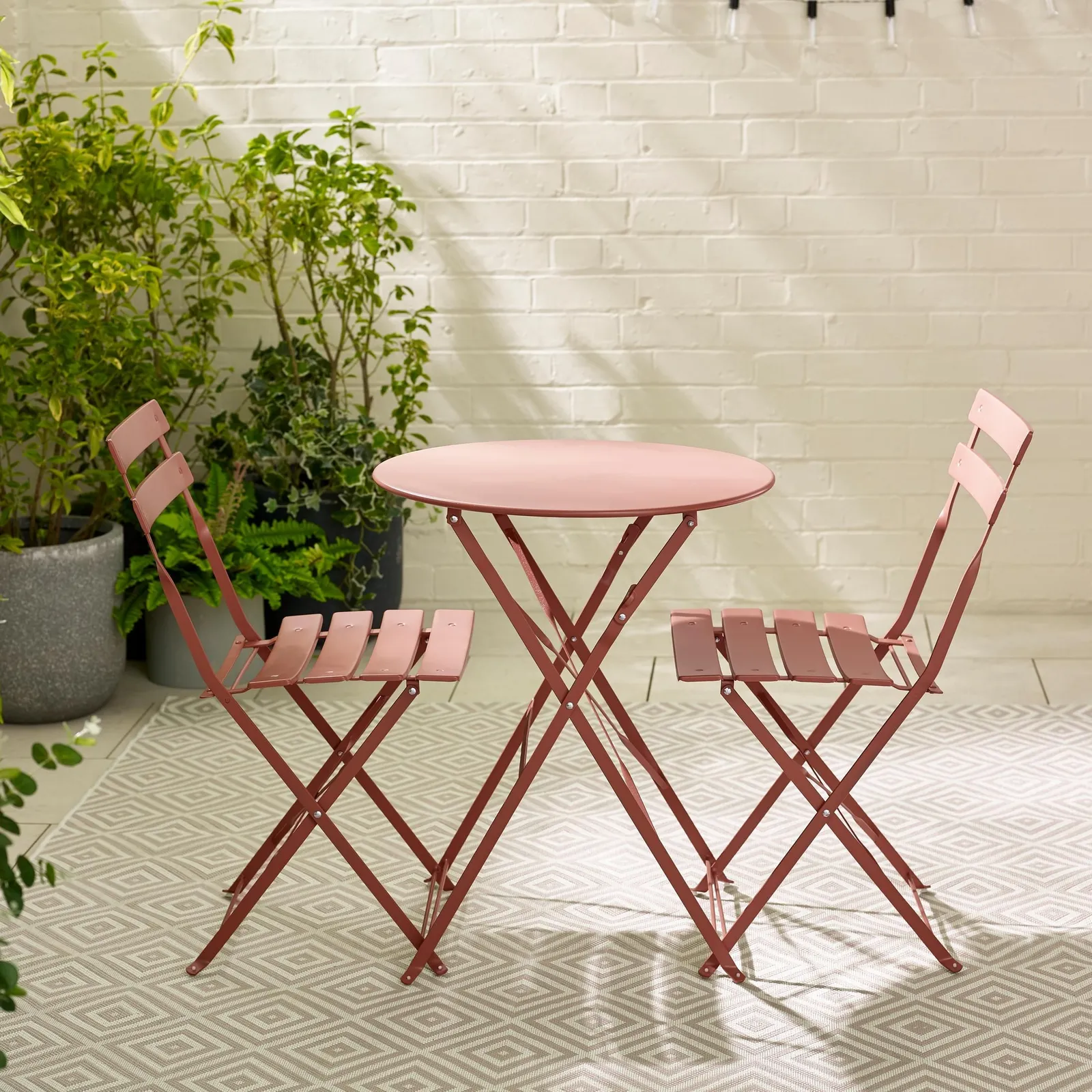 FurnitureboxUK Cabo 2 Seater Metal Bistro Set with Round Table in Dusty Pink 2