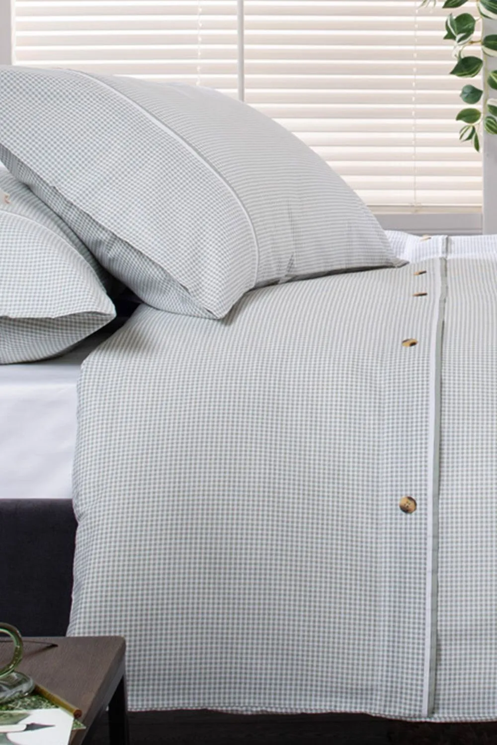 The Lyndon Company Gingham Duvet Cover Set - Soft & Breathable Cotton with Double Piped Edges in Green 2