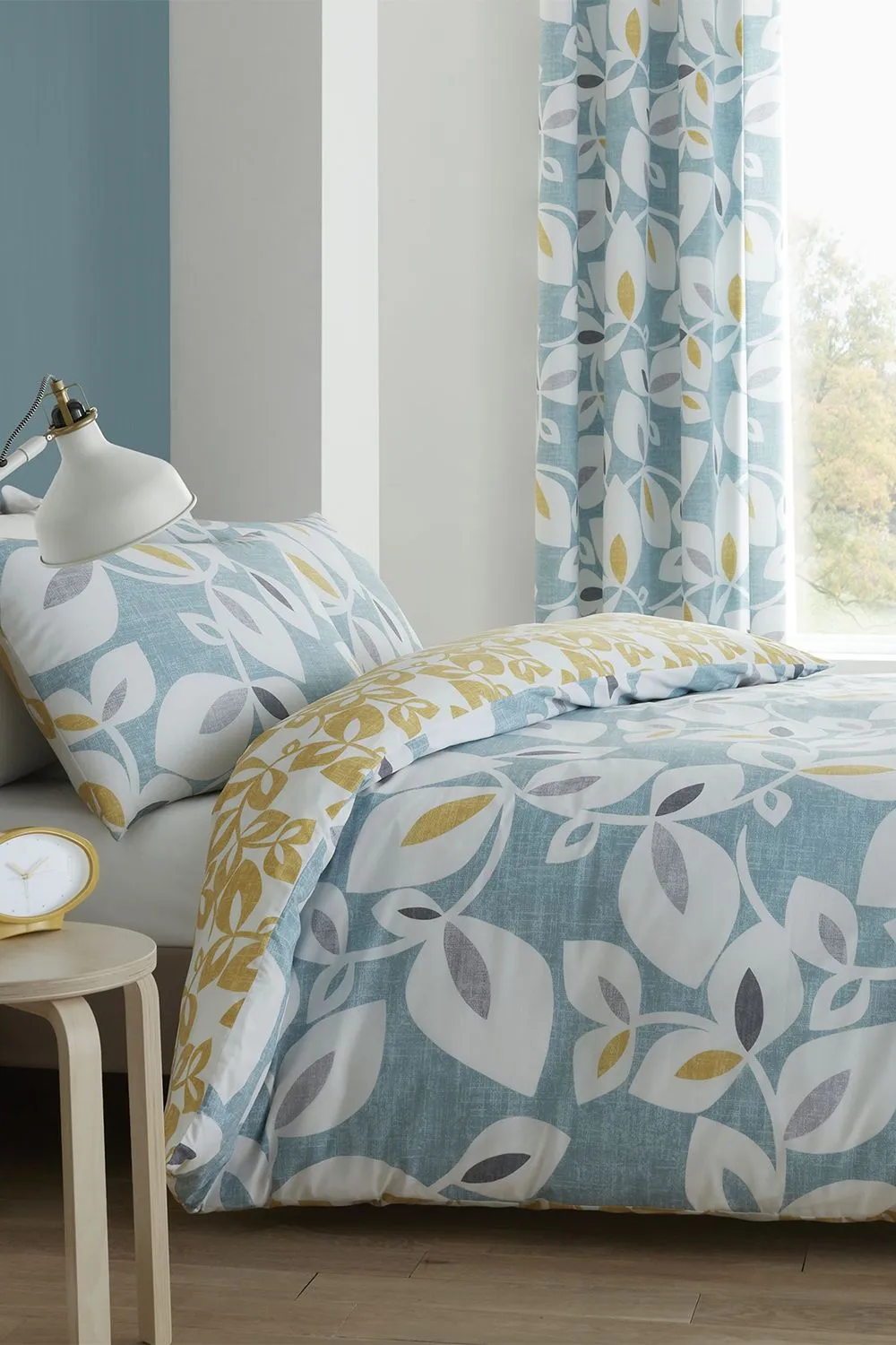 Catherine Lansfield 'Inga Leaf' Reversible Duvet Cover Set in Green 1