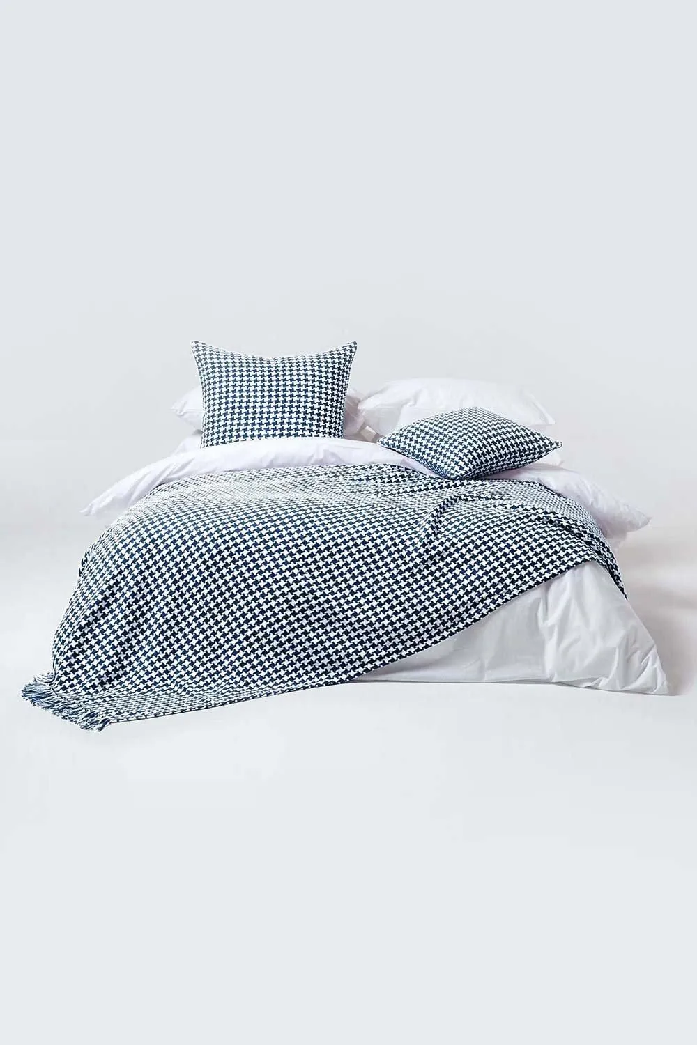 Homescapes Houndstooth 100% Cotton Cushion Cover in Blue 4