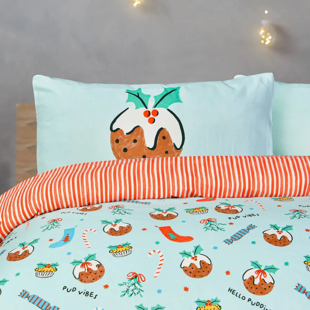 Smart Living Luxury Super Soft & Reversible Festive Christmas Puddings Duvet Set in Blue 5