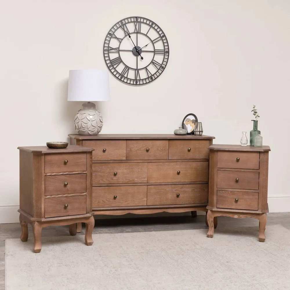 Melody Maison 7 Drawer Dark Wood Chest Of Drawers & Pair Of 3 Drawer Bedside Tables - Ashwell Range in Dark Brown
