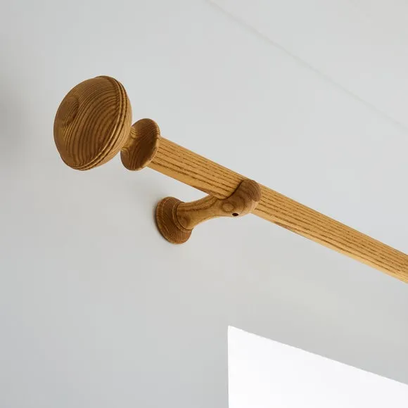 Oval Ribbed Wood Curtain Pole 1