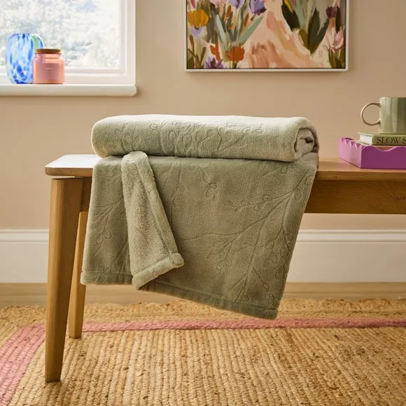 Belle Fleece Throw Blanket 1