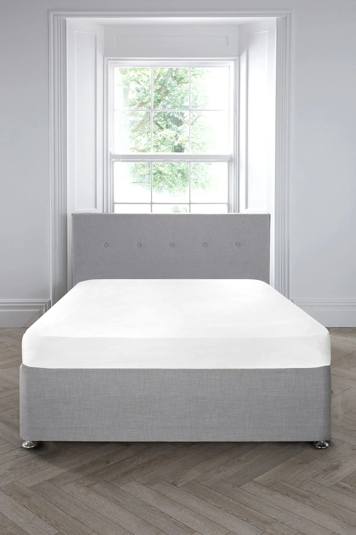 Appletree 'Premium 200TC Plain Dye' Hotel Quality 100% Percale Cotton Deep Fitted Bed Sheet in White