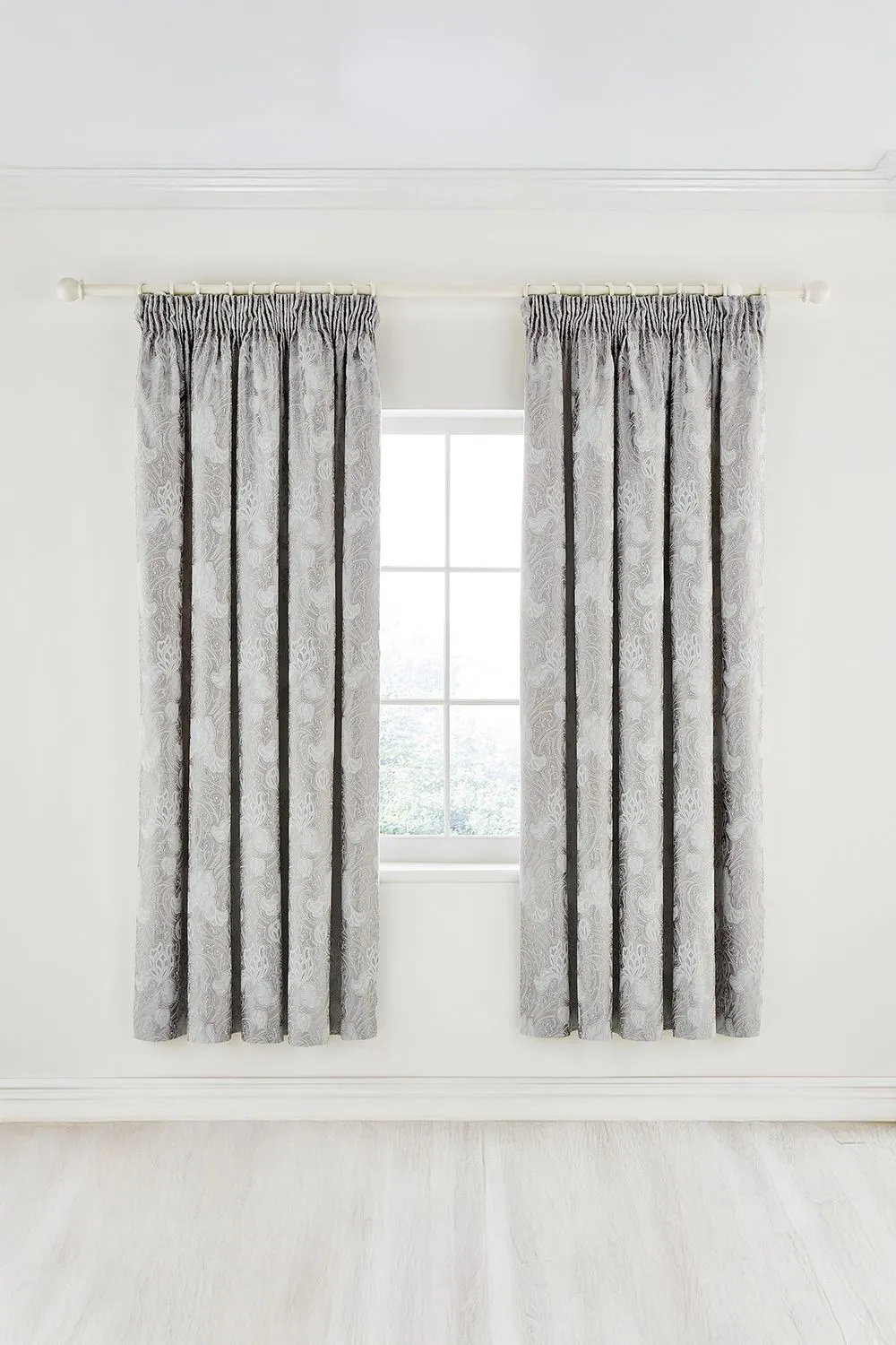 Sanderson 'Ashbee' Lined Curtains in Silver