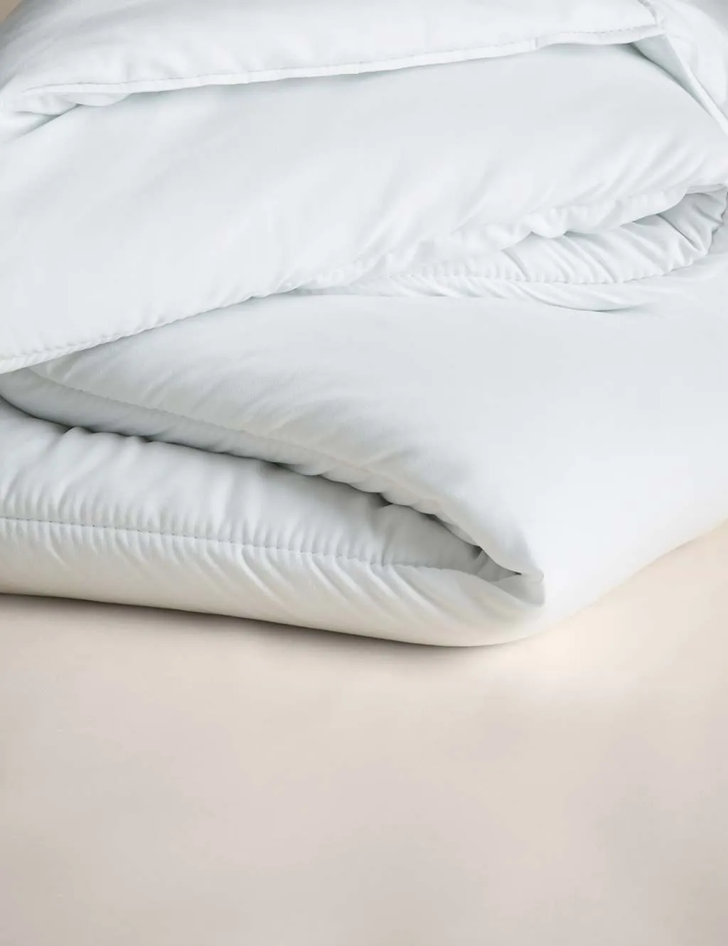 M&S Microfibre 10.5 Tog Duvet White