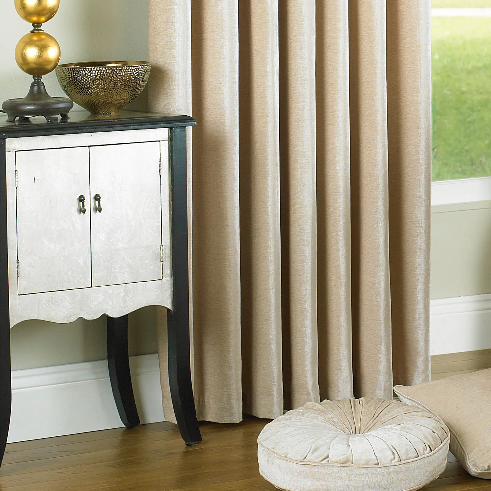 Paoletti Wellesley Eyelet Curtains in Natural 3