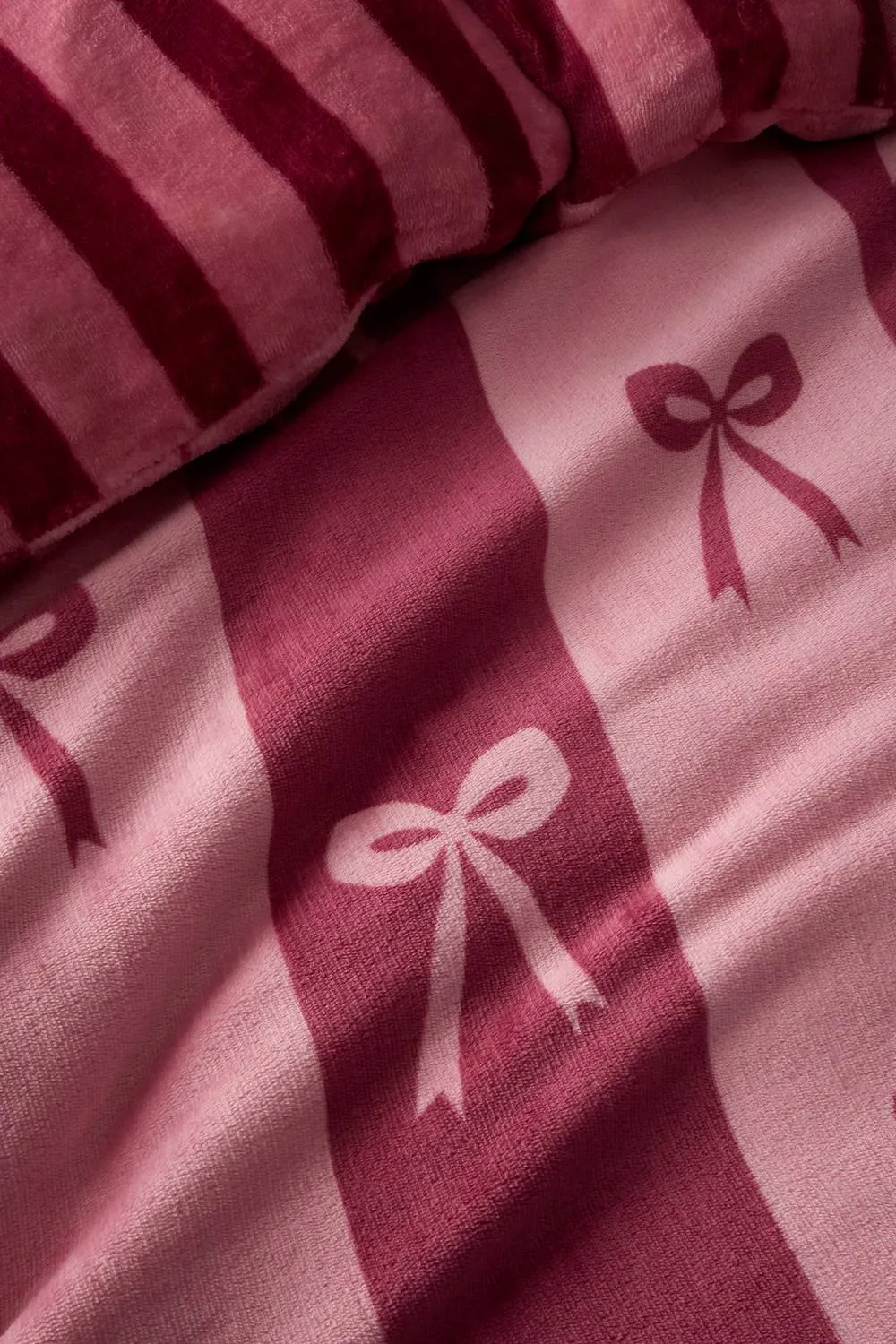Fusion 'Bows' Soft Fleece Duvet Cover Set in Dark Red 3