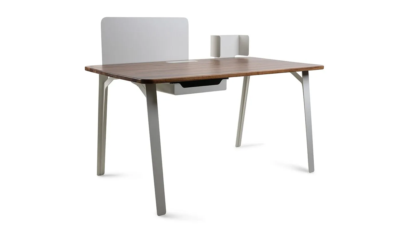 Case Mantis Desk Walnut 1