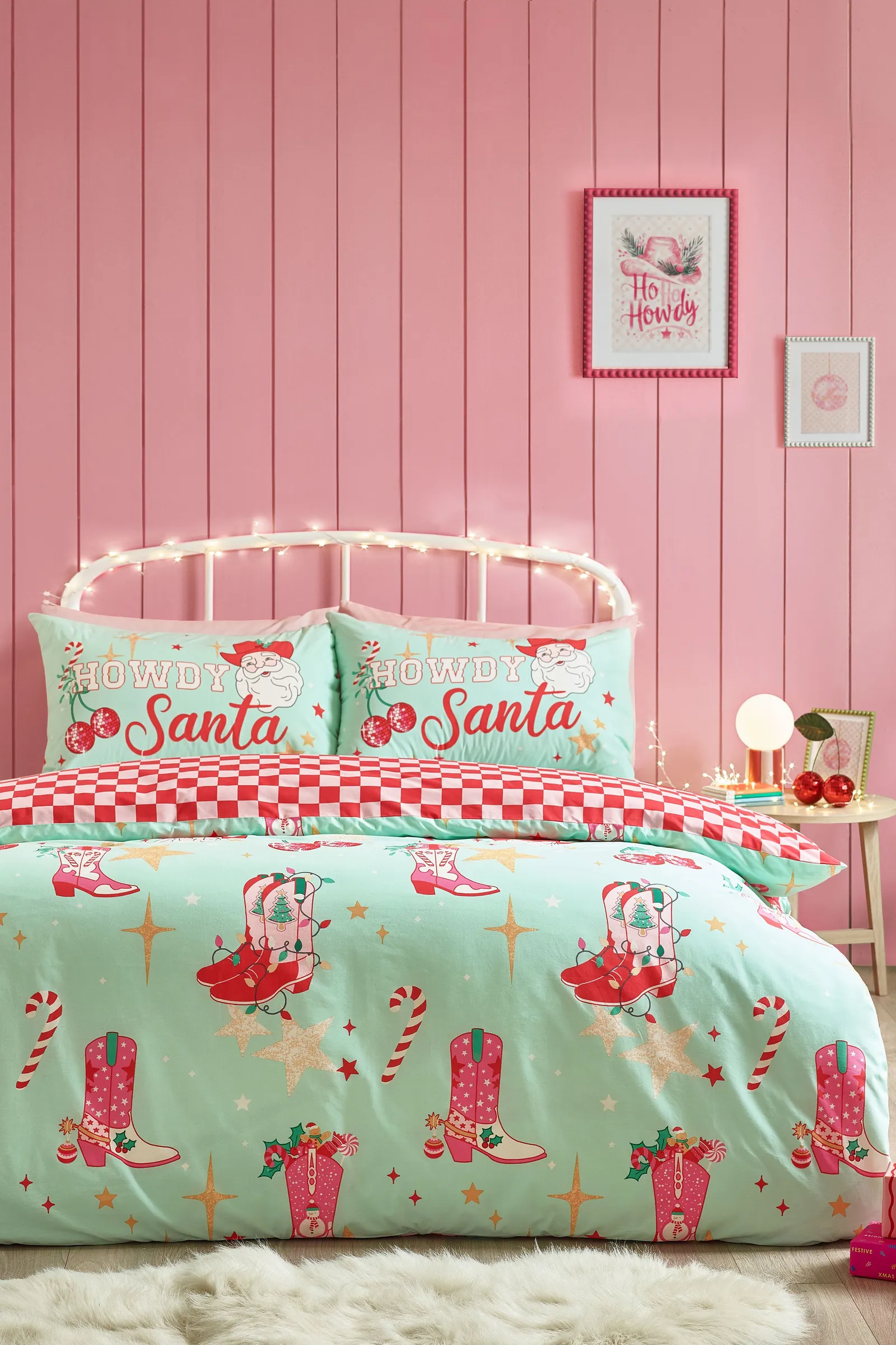 Catherine Lansfield 'Santa's Howdy Christmas' Reversible Duvet Cover Set in Green