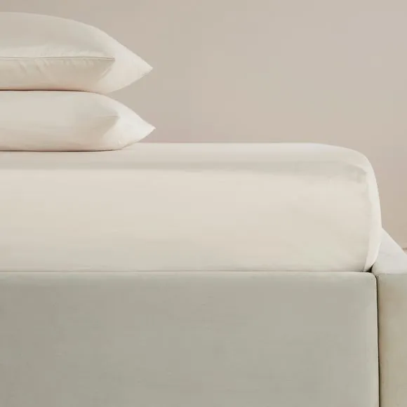 Soft & Silky Fitted Sheet 3