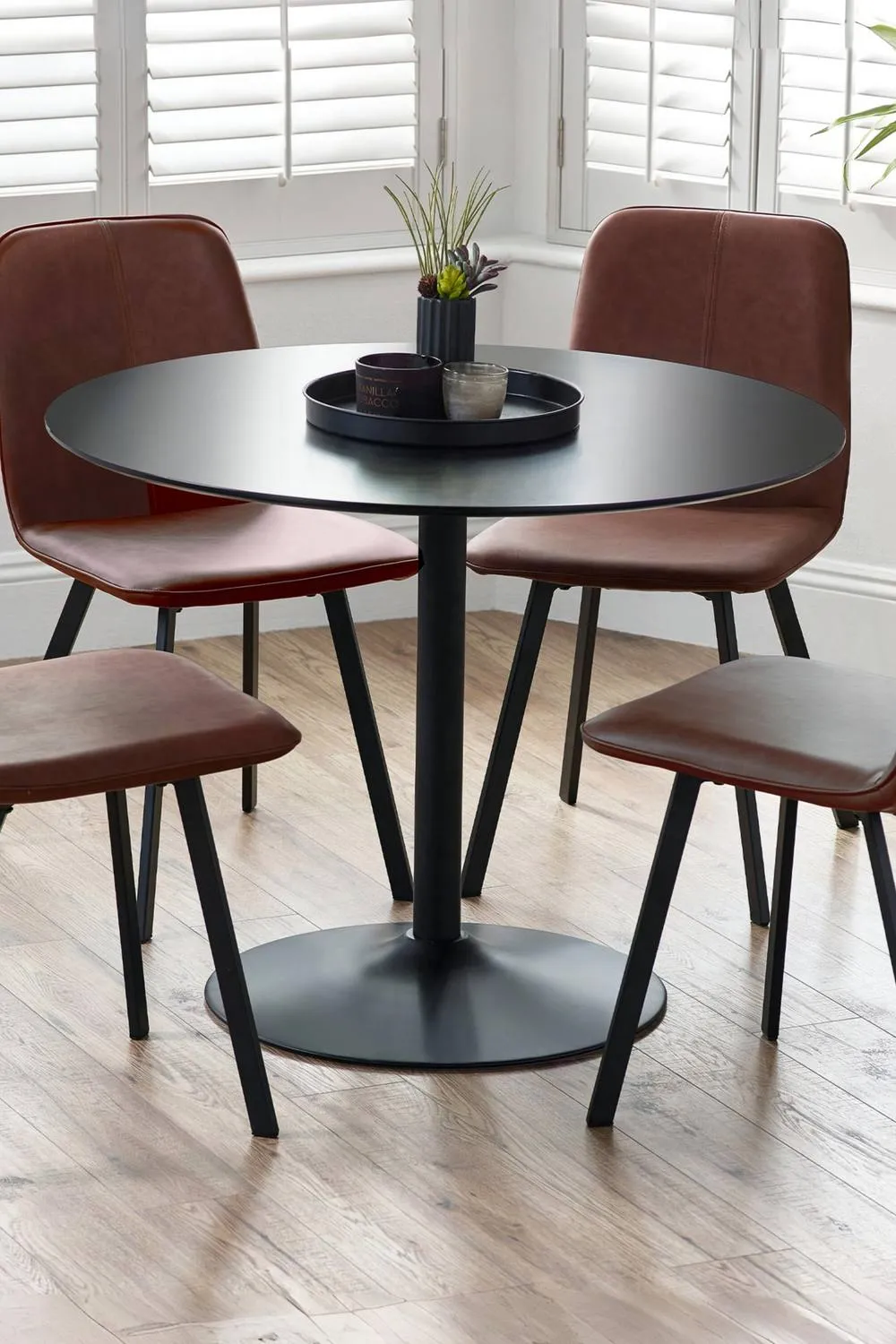 Julian Bowen Nero Round Pedestal 4 Seater Dining Table in Black