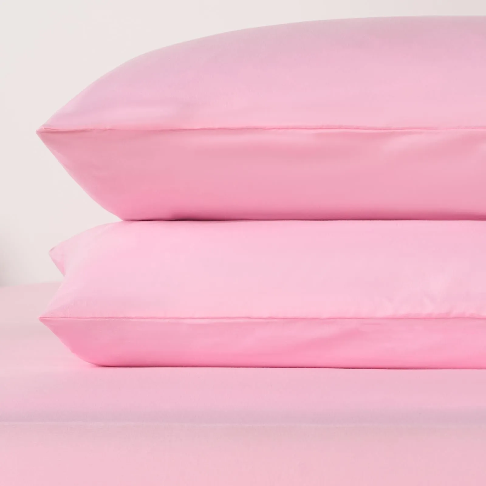 OHS 2 Pack Soft Microfibre Wrinkle Resistant Housewife Pillowcases in Pink