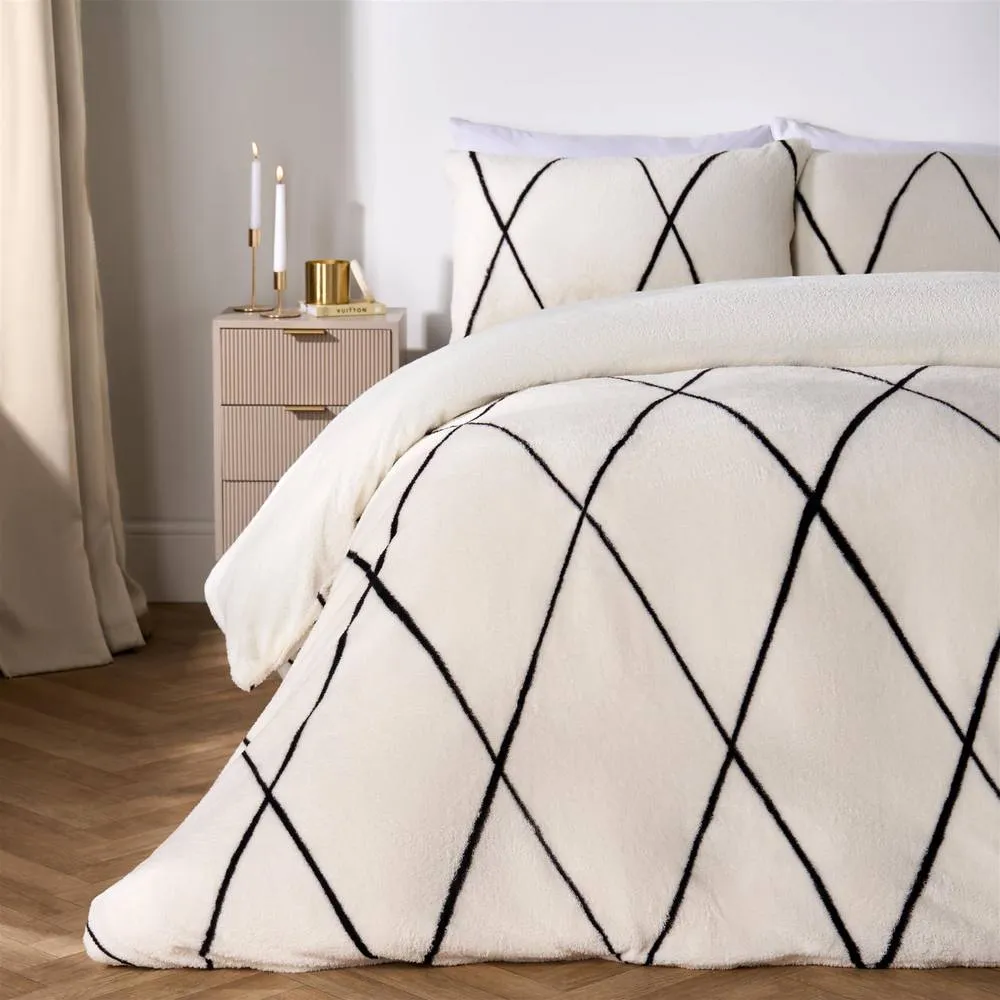 OHS Diamond Check Teddy Fleece Bedding Set in Ivory