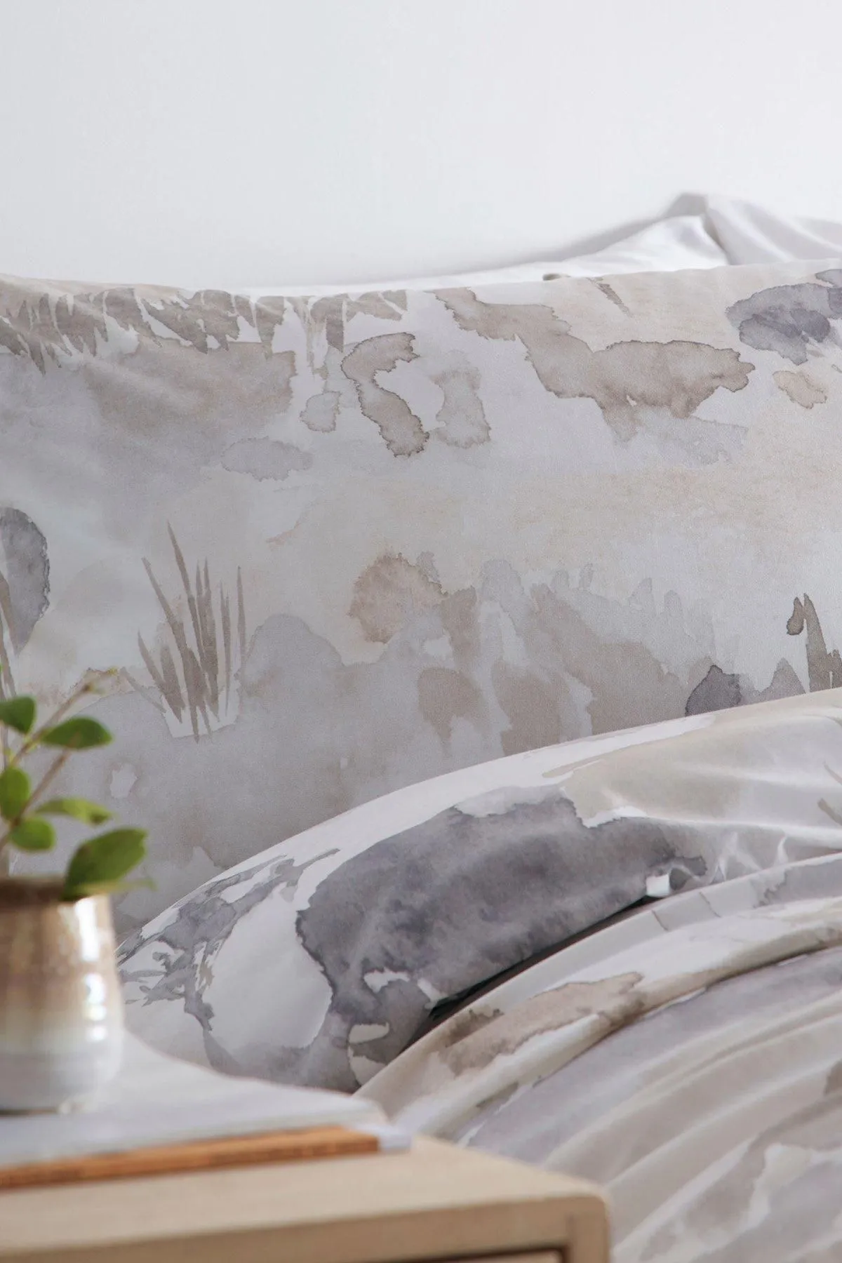 Appletree 'Edale' 100% Cotton Duvet Cover Set With Contrast Piping in Natural 2