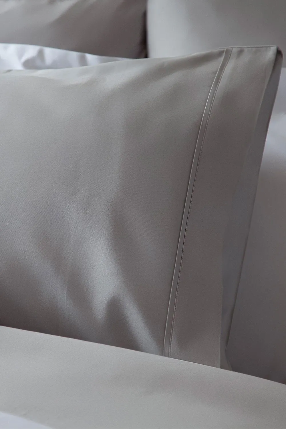 Belledorm Premium Blend 500 Thread Count Housewife Pillowcase Pair in White 2