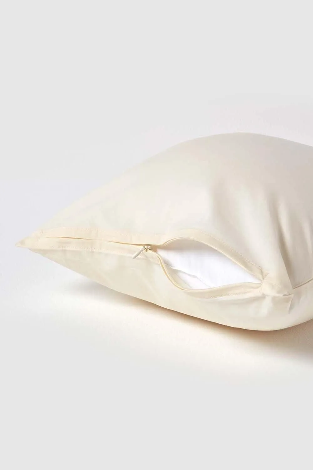Homescapes Continental Egyptian Cotton Pillowcase 200 TC, 60 x 60 cm in Cream 3