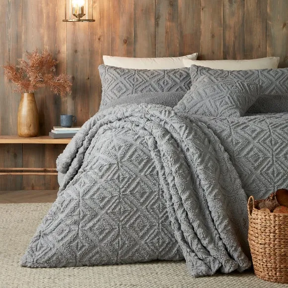 Fusion Geo Fleece Throw Blanket 130cm x 180cm