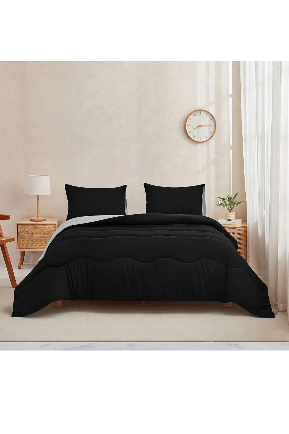 Ezysleep 10.5 Tog Soft Coverless Reversible Duvet Set with Pillowcase Cover in Black 2