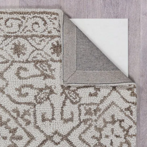 Kaia Traditional Wool Rug 3