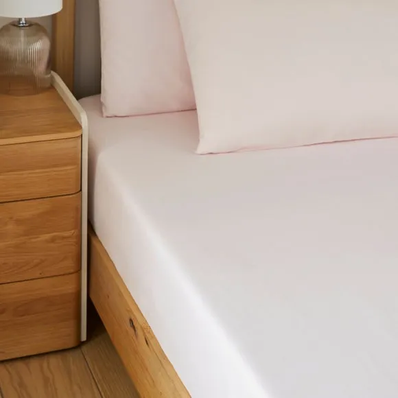Soft and Easycare 28cm Fitted Sheet 1