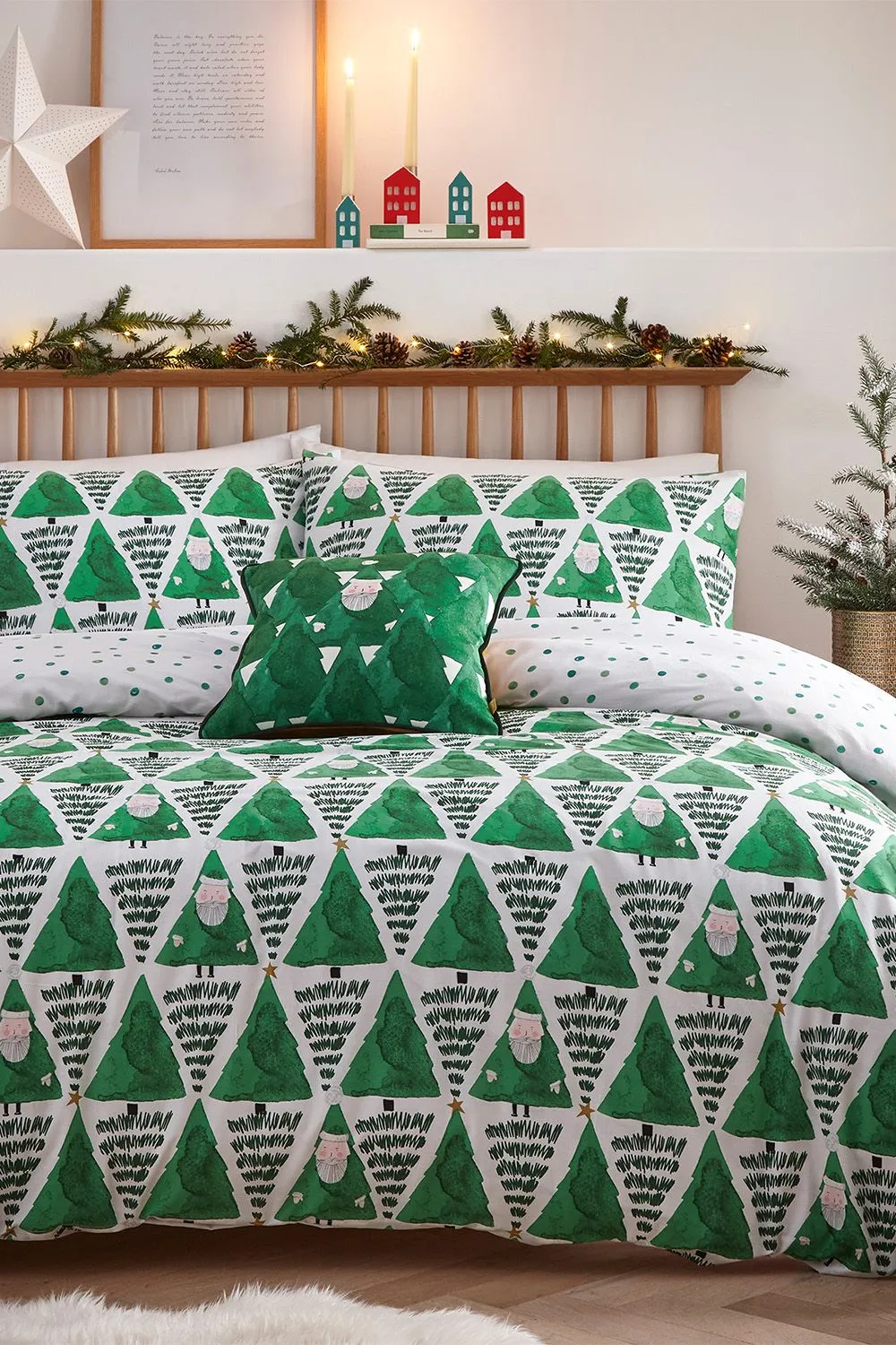 Furn Hide & Seek Santa Christmas Reversible Duvet Cover Set in Green
