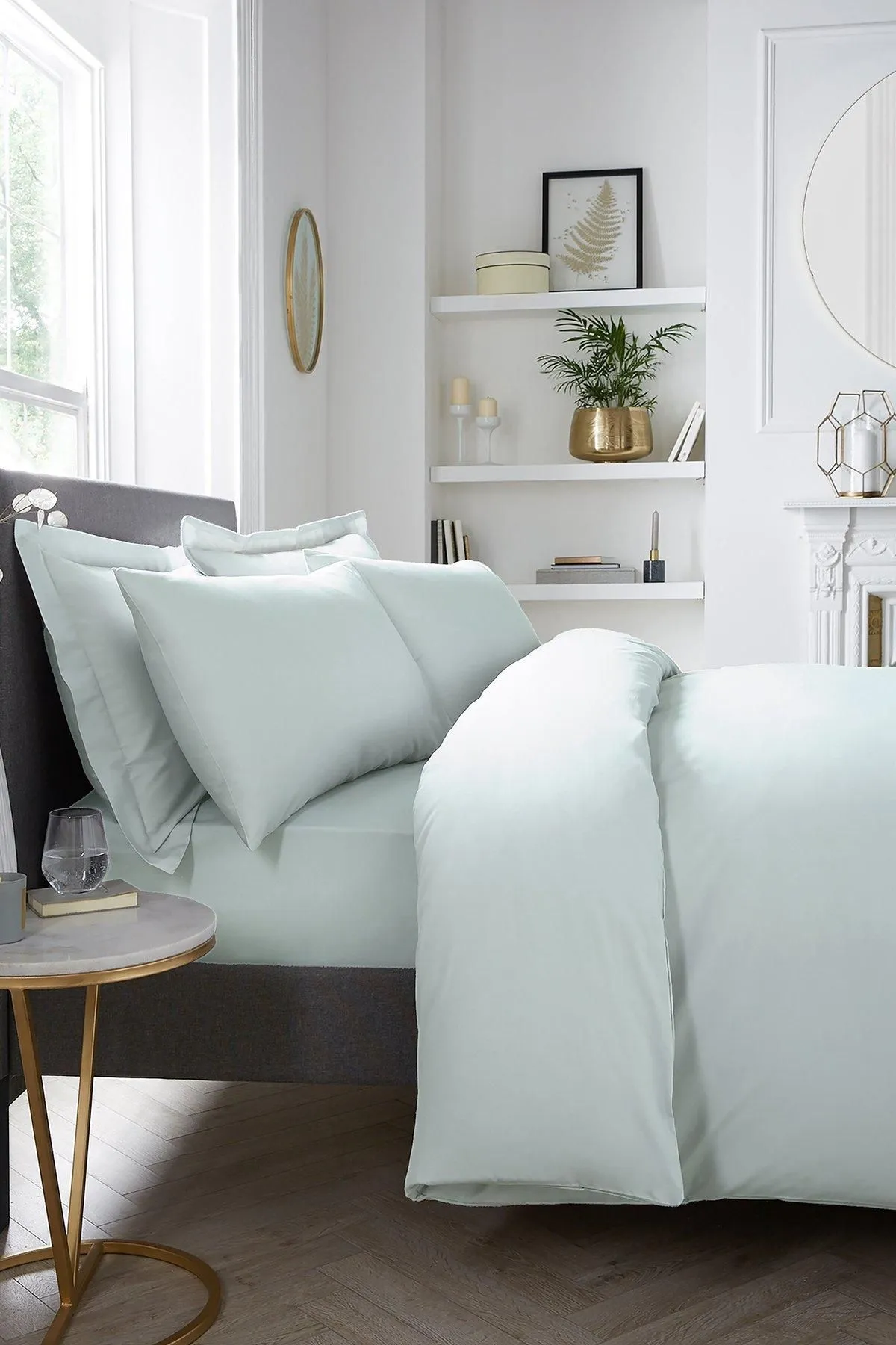 Serene 'Plain Dyed' Soft Touch 32cm Fitted Bed Sheet in Green | Size: Single