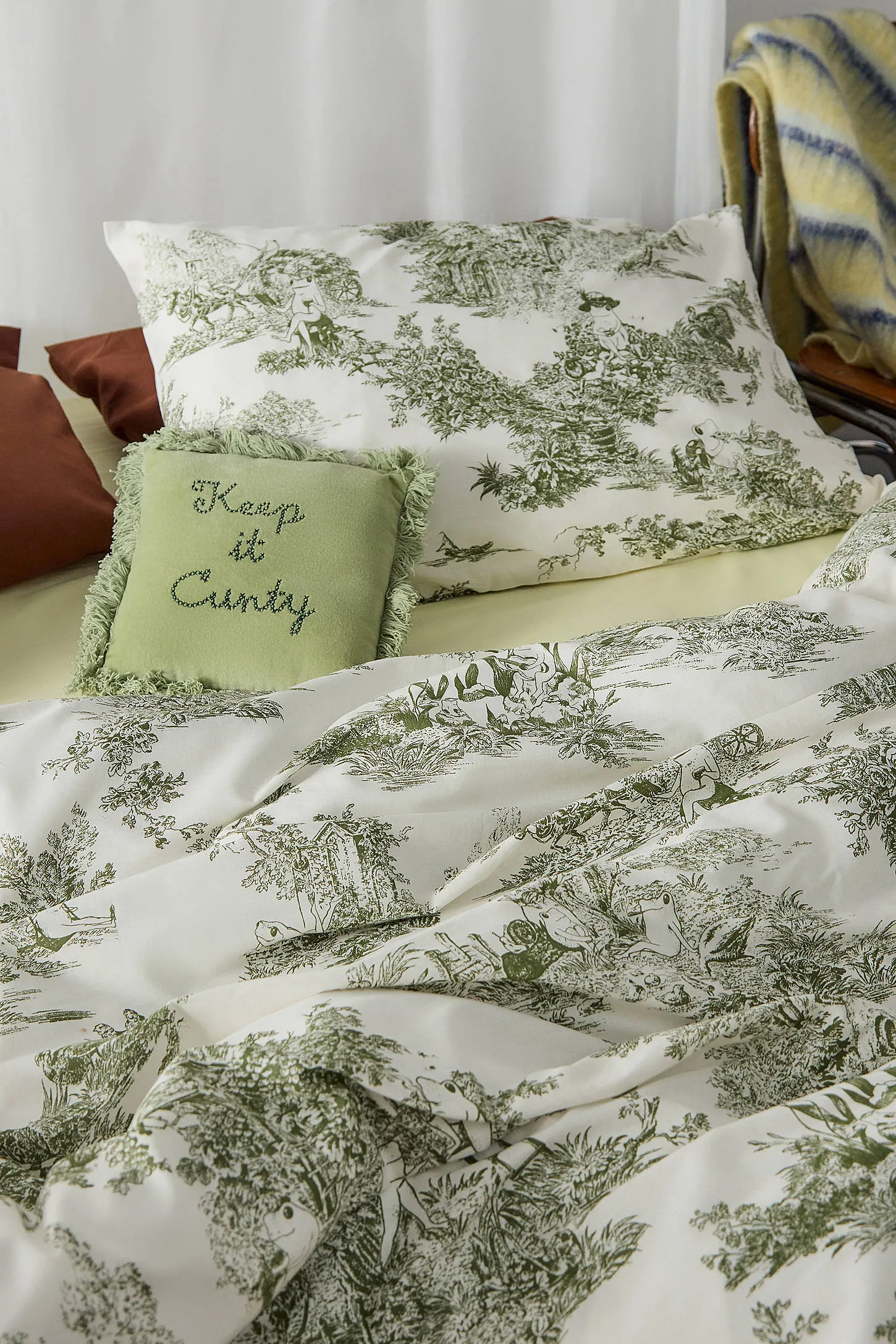 Froggy Toile Duvet Set - Green 4