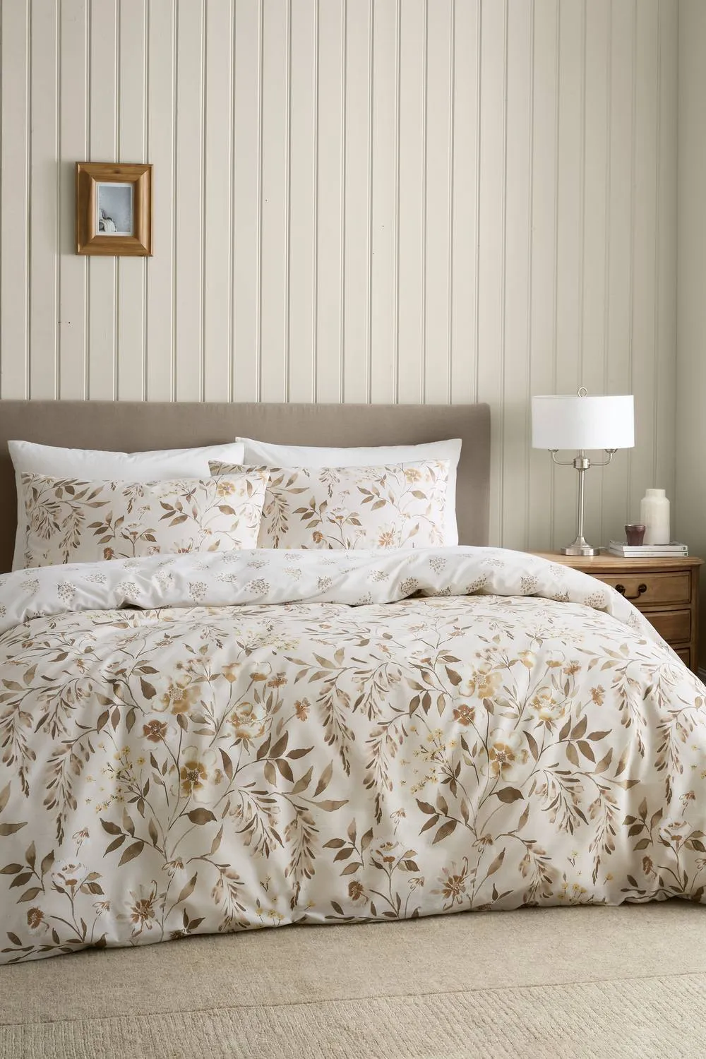 Catherine Lansfield Isadora Floral Reversible Duvet Cover Set in Natural