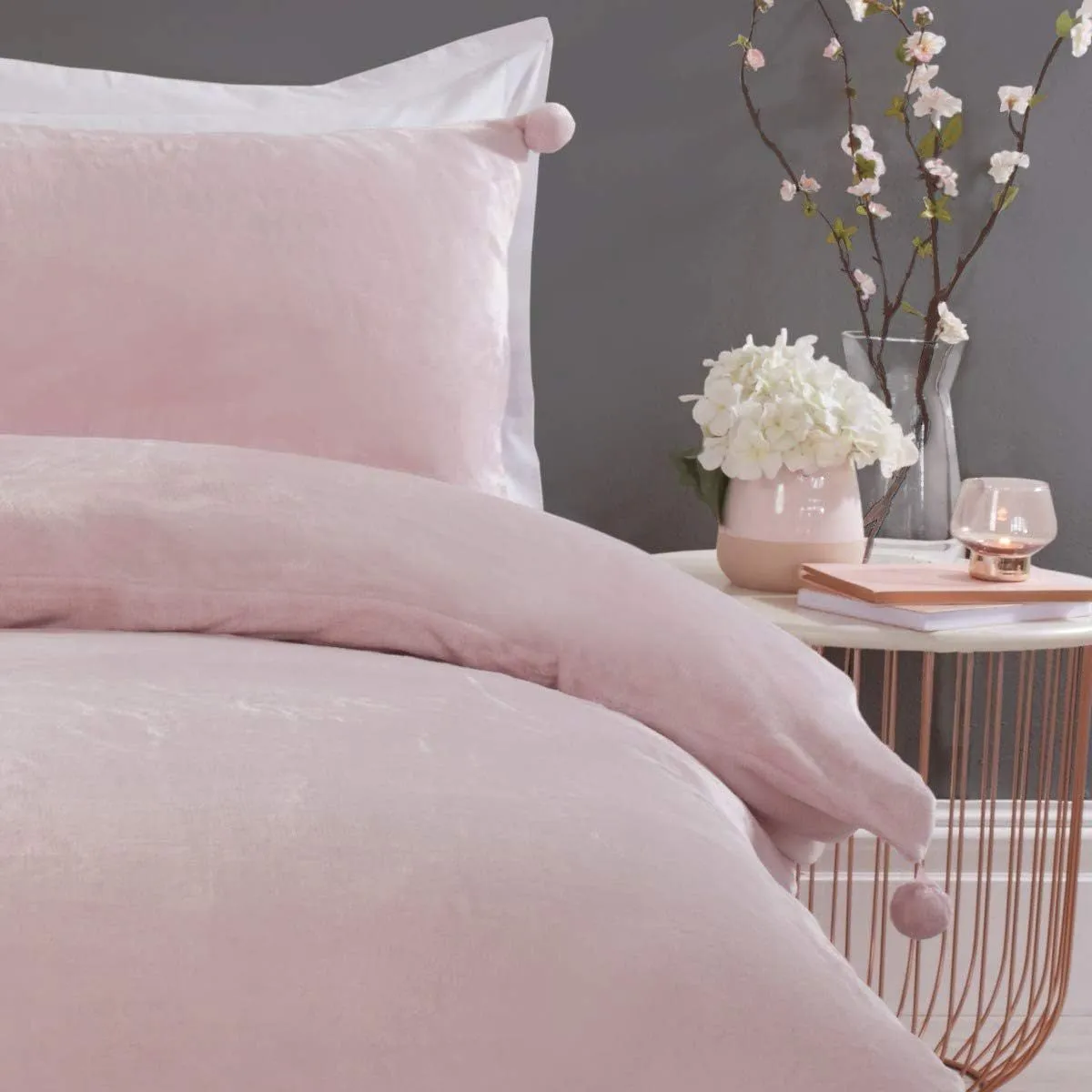 Smart Living Luxurious Pom Pom Fleece Duvet Cover with Pillowcases in Light Pink 2