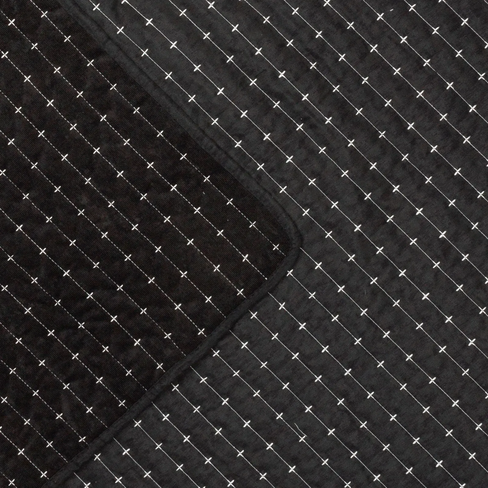 Paoletti Henley Pin-cord Bedspread in Black 4