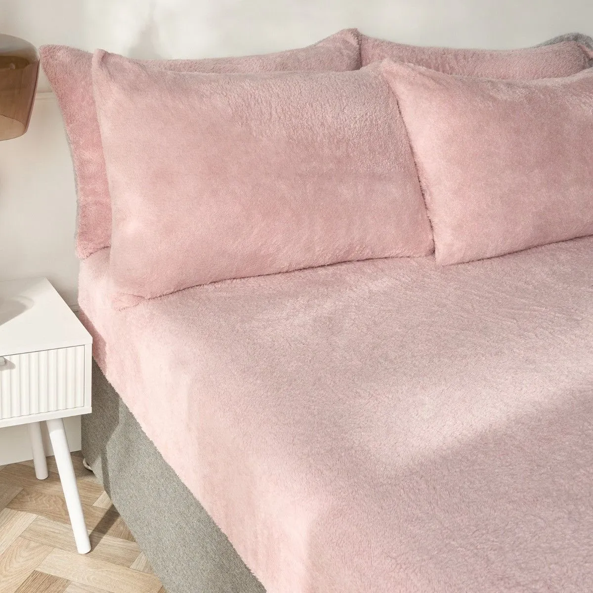 OHS Teddy Fleece Thermal Fitted Bed Sheet in Light Pink | Size: Single Fitted