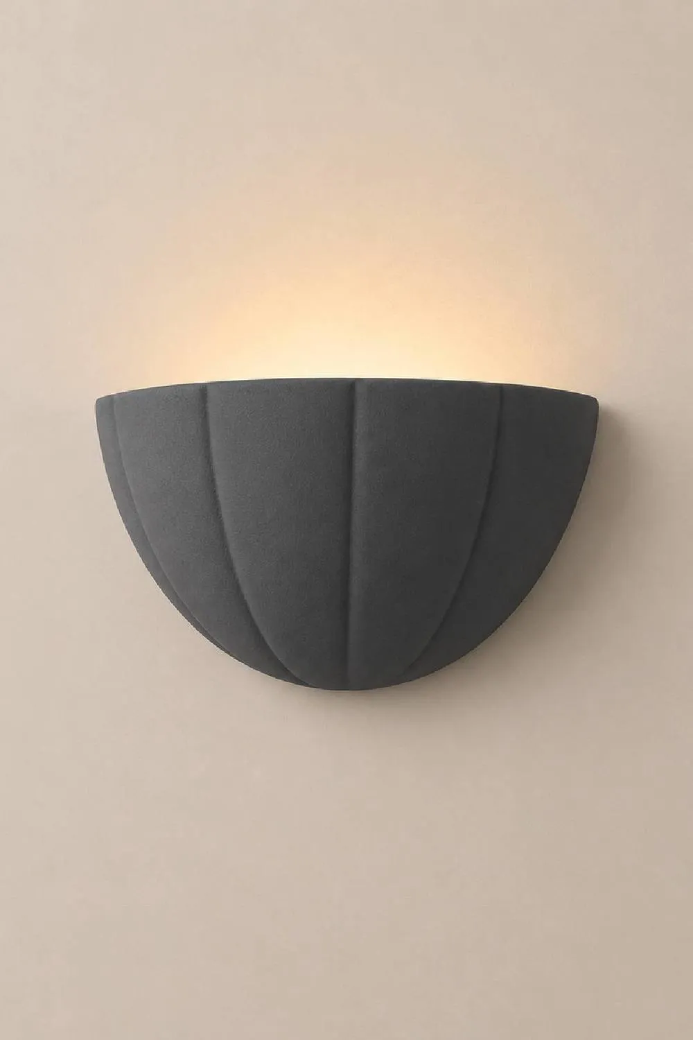 ValueLights Leonardo Scallop Curve Ceramic Flush Wall Sconce Light with Bulb in Navy 3