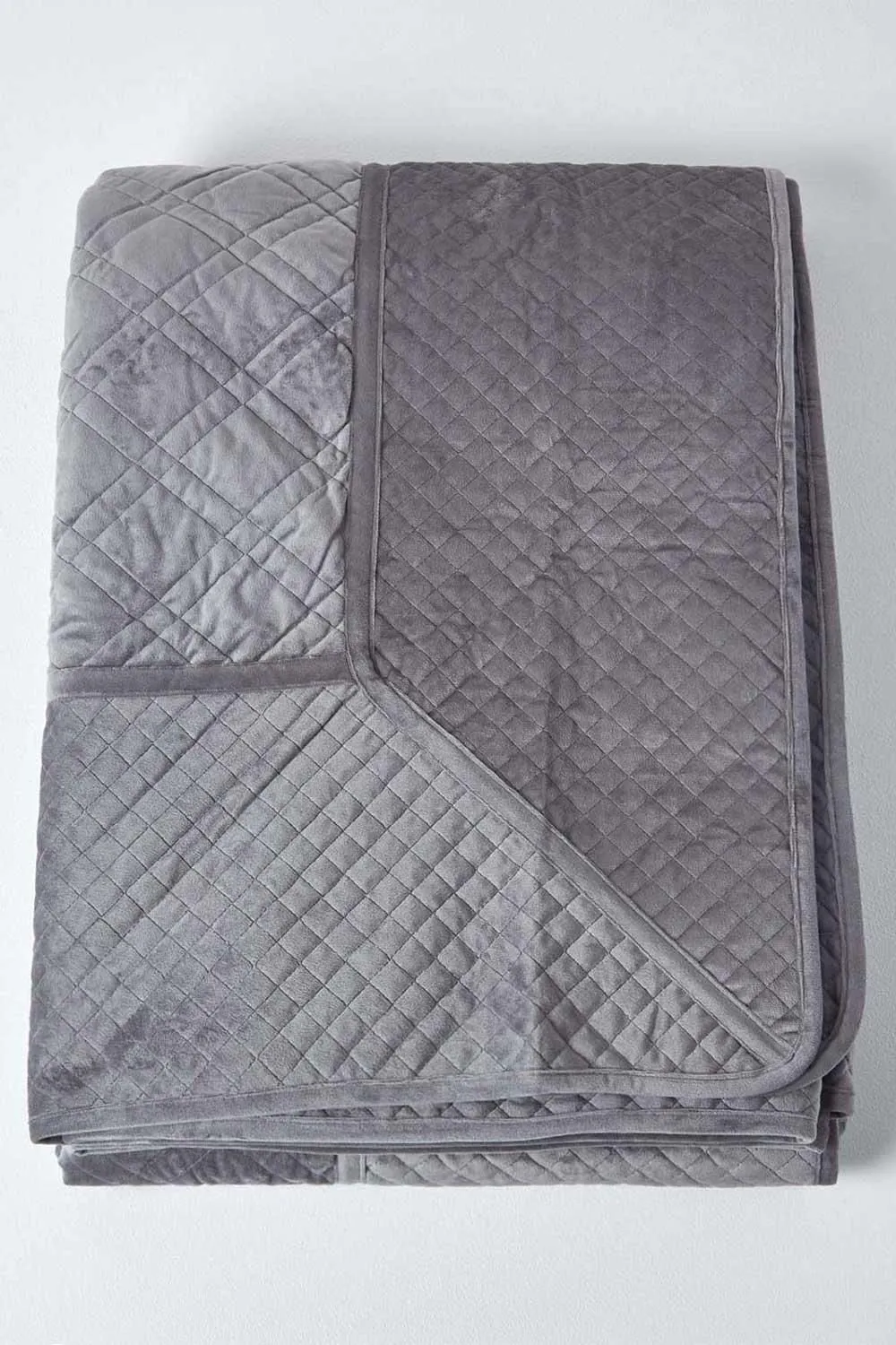 Homescapes Luxury Quilted Velvet Bedspread Geometric Pattern Throw in Dark Grey 2