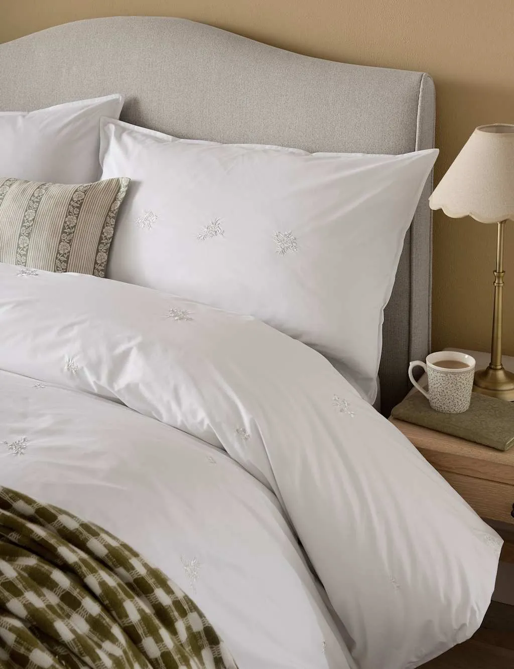 Laura Ashley Pure Cotton Keeleigh Posy Bedding Set White