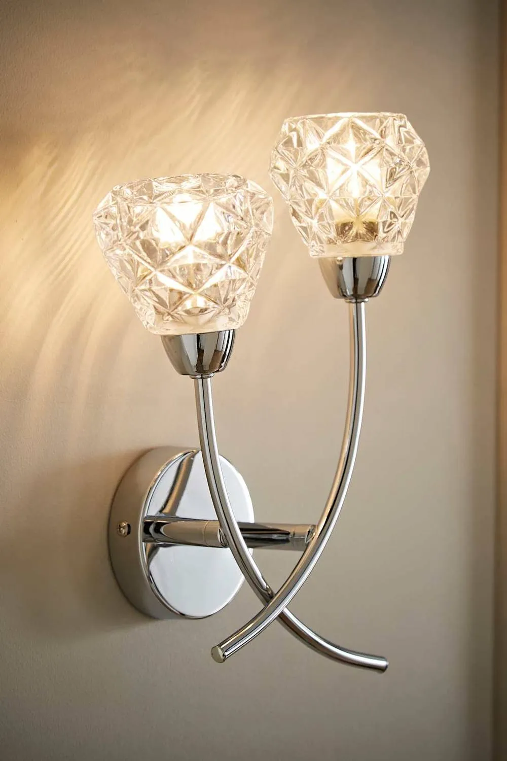ValueLights Astley Pair of Chrome 2 Way Crystal Shade Wall Lights & Bulbs in Metallic Silver 3