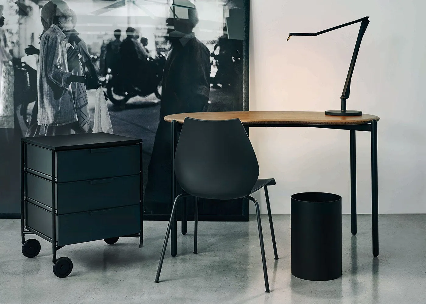 Kartell Aledin LED Desk Lamp Matt Black 4