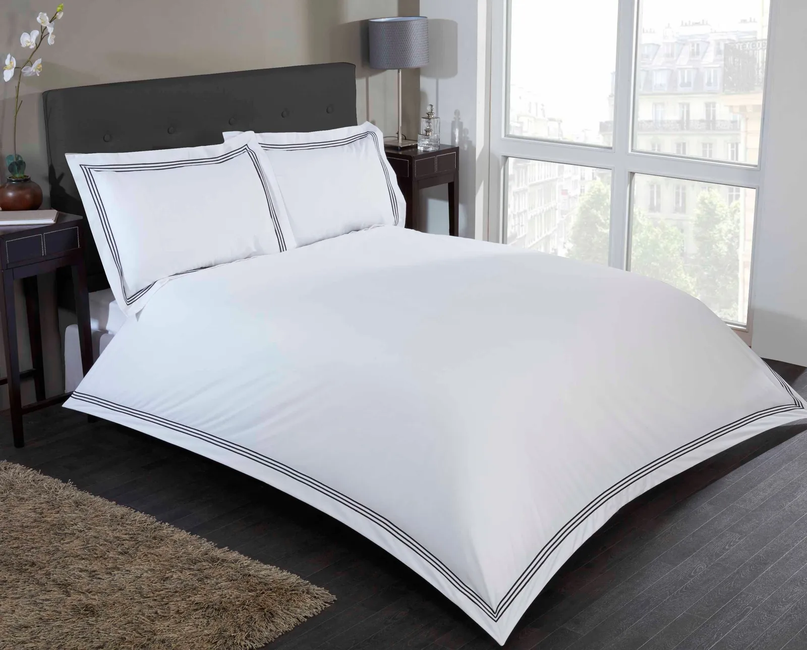 Rapport Home Mayfair Polycotton Duvet Cover Set With Pillowcase in Black 1