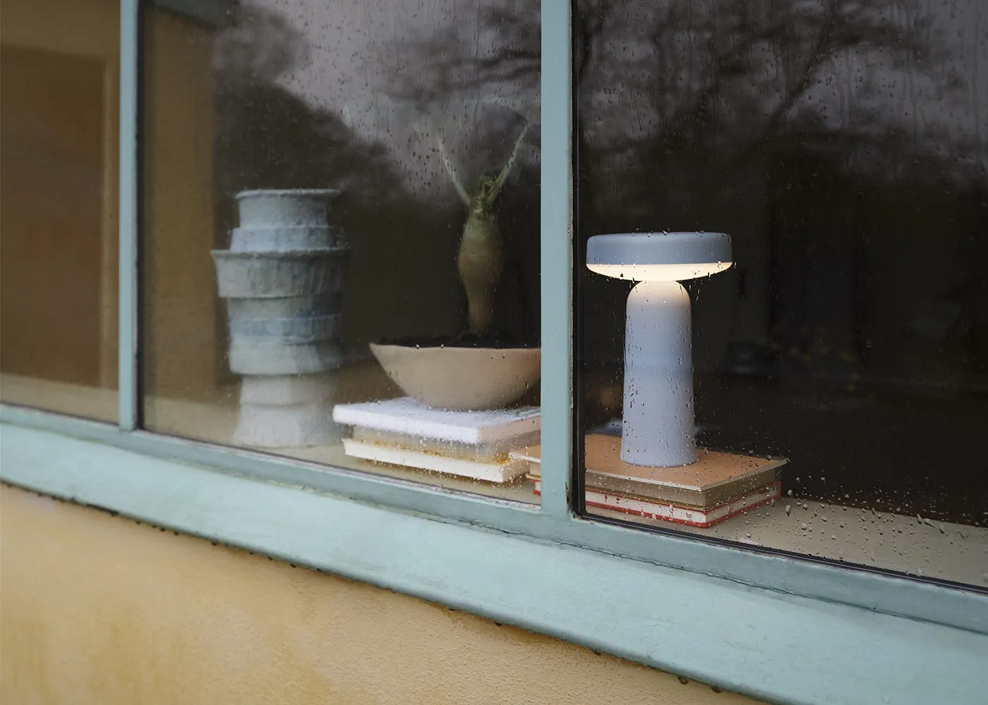 Muuto Ease LED Portable Table Lamp Light Blue 3