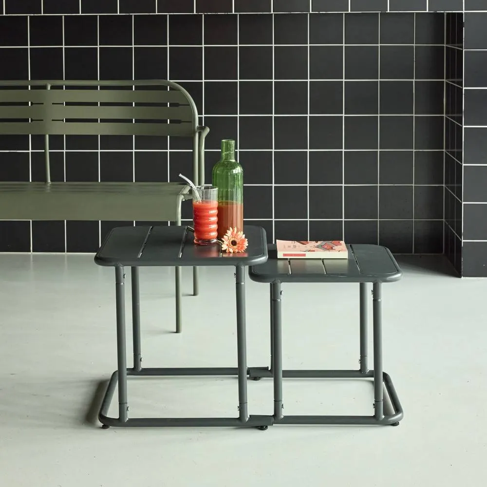 sweeek Square outdoor nesting table in steel in Khaki 3