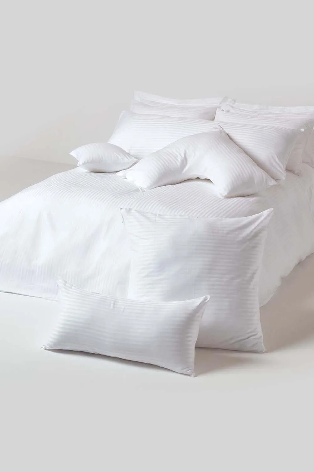Homescapes Egyptian Cotton Ultrasoft King Size Oxford Pillowcase 330 TC in White 5
