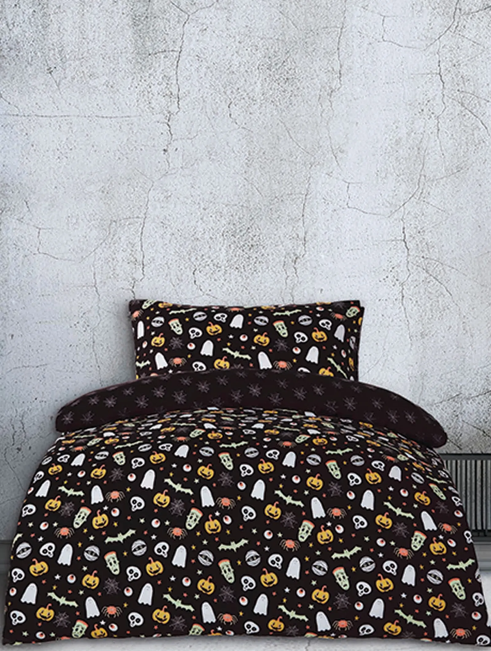 Smart Living Spooky & Magical Halloween Reversible Duvet Cover with Pillowcase in Black
