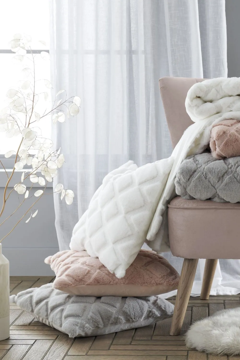 Catherine Lansfield 'Cosy Diamond' Cushion in White 5