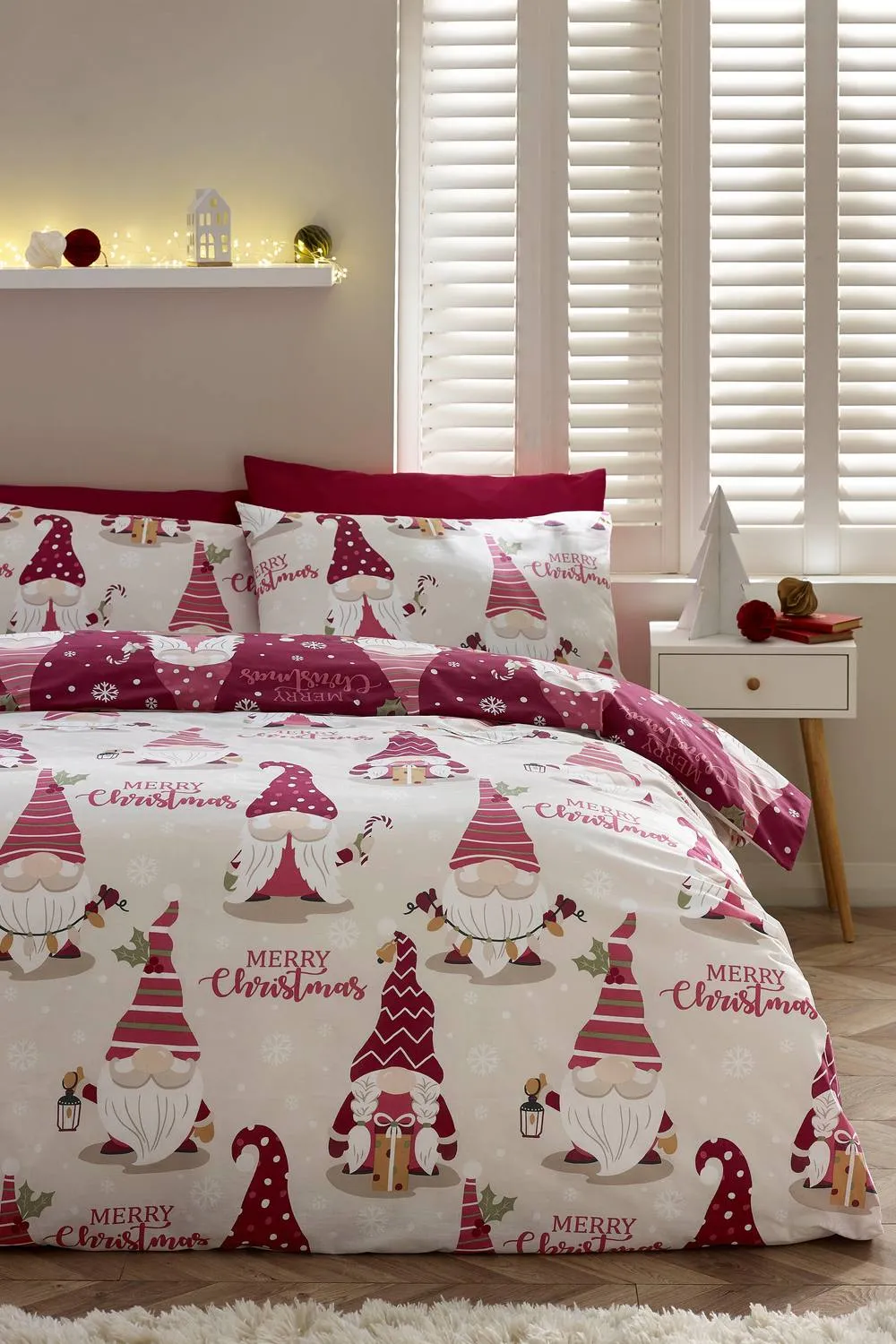 Catherine Lansfield Christmas Gonks Reversible Duvet Cover Set in Plum 1