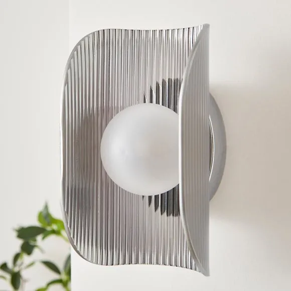 Curved Ribbed Glass Wall Light 3