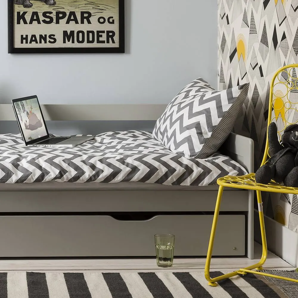 Nöa and Nani Hove Day Bed with Pullout Trundle in Silk Grey 3